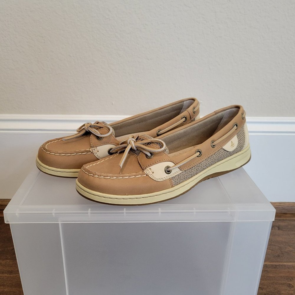 Sperry Top Sider Leather Angelfish boat shoe, size 9 N (but fits like a M)